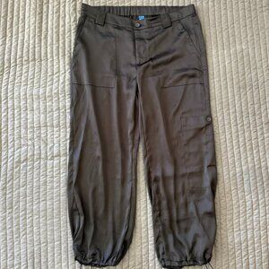 NWOT Old Navy satin cargo pants – size L